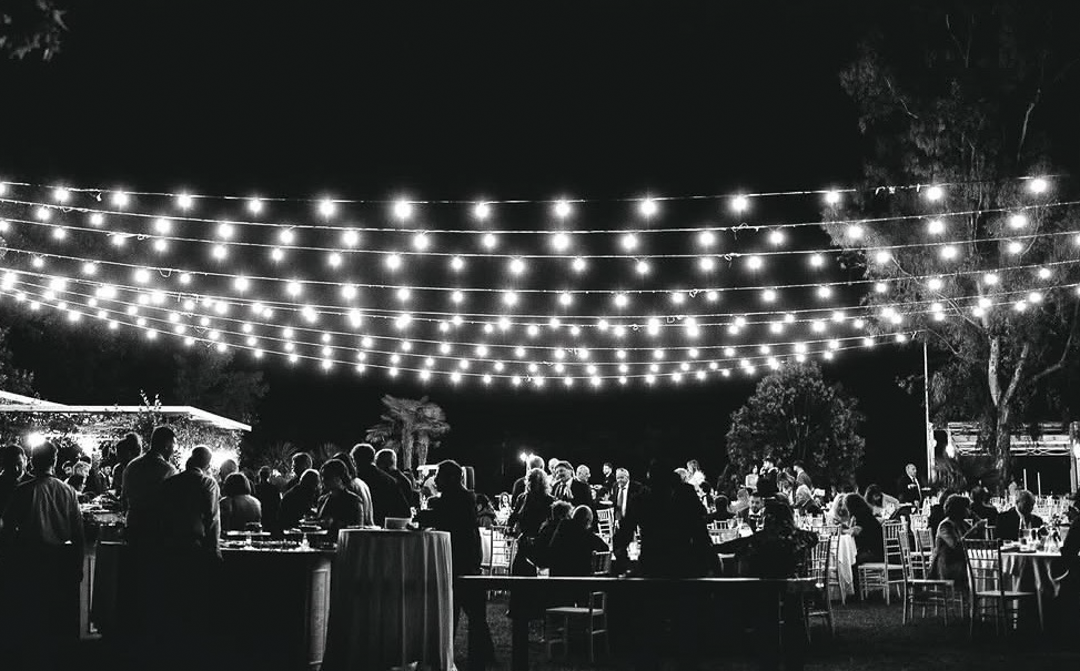 Atmosfera matrimonio con luci e open bar Gleam